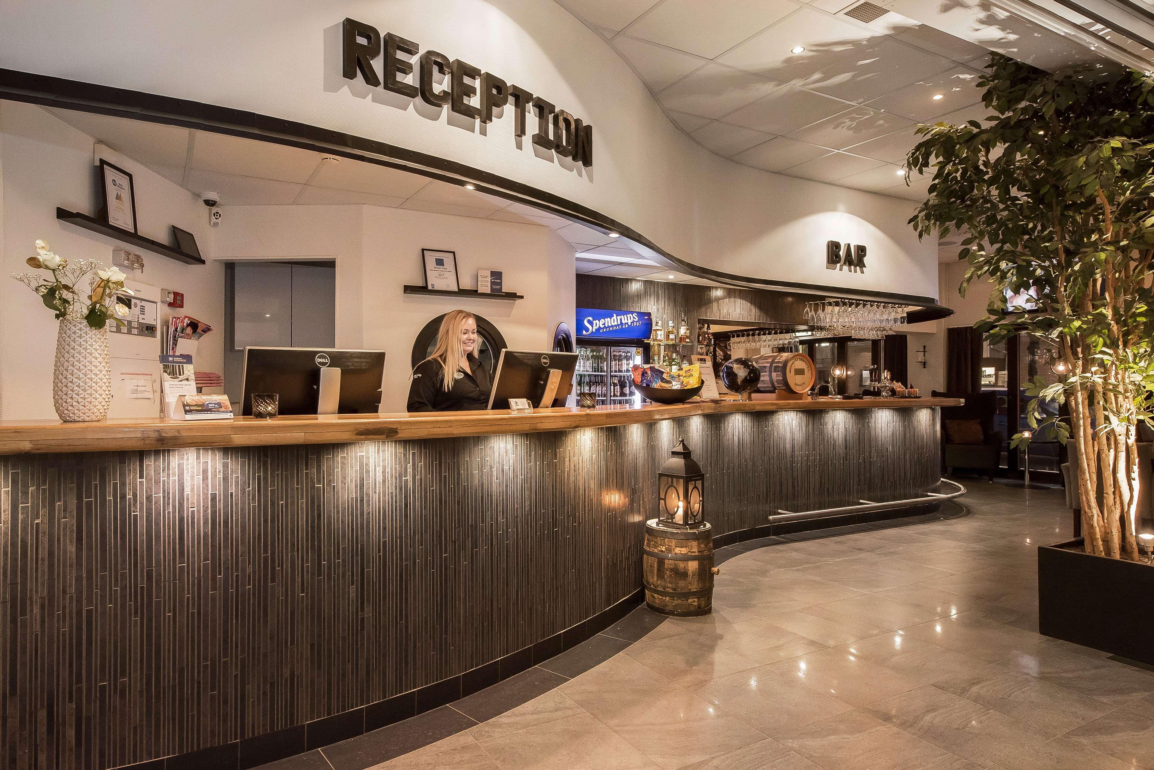 Best Western Hotel City Йевле Екстериор снимка