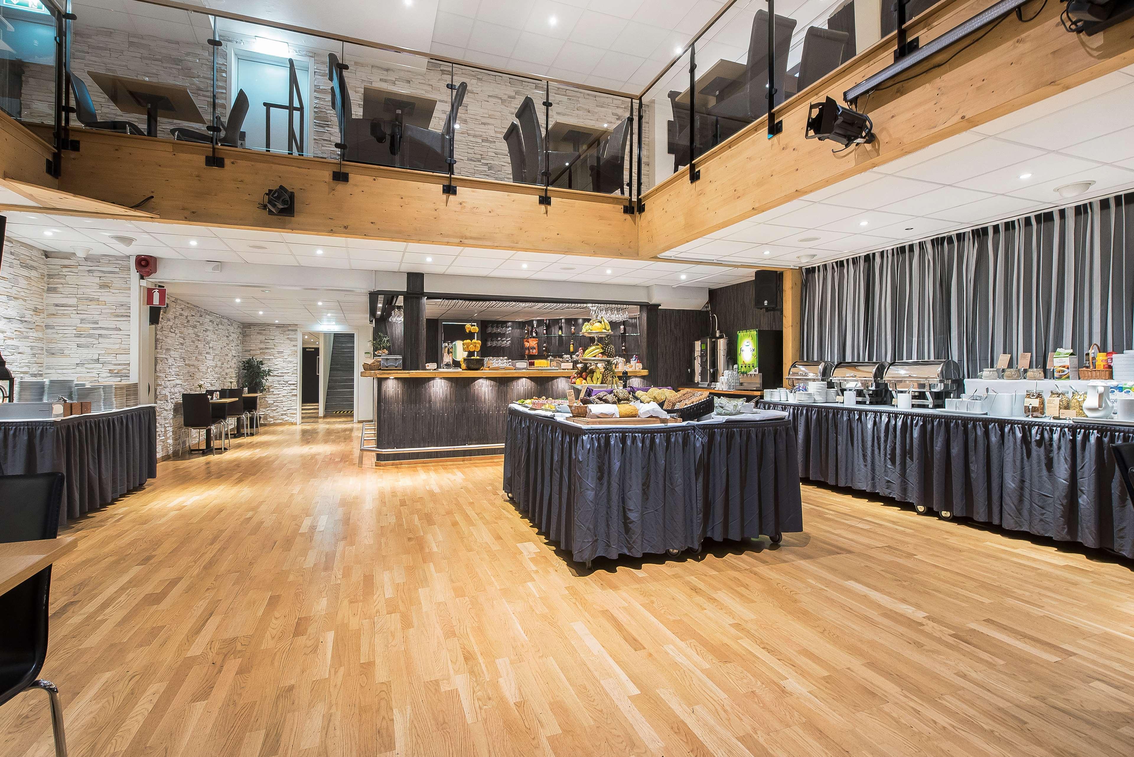 Best Western Hotel City Йевле Екстериор снимка