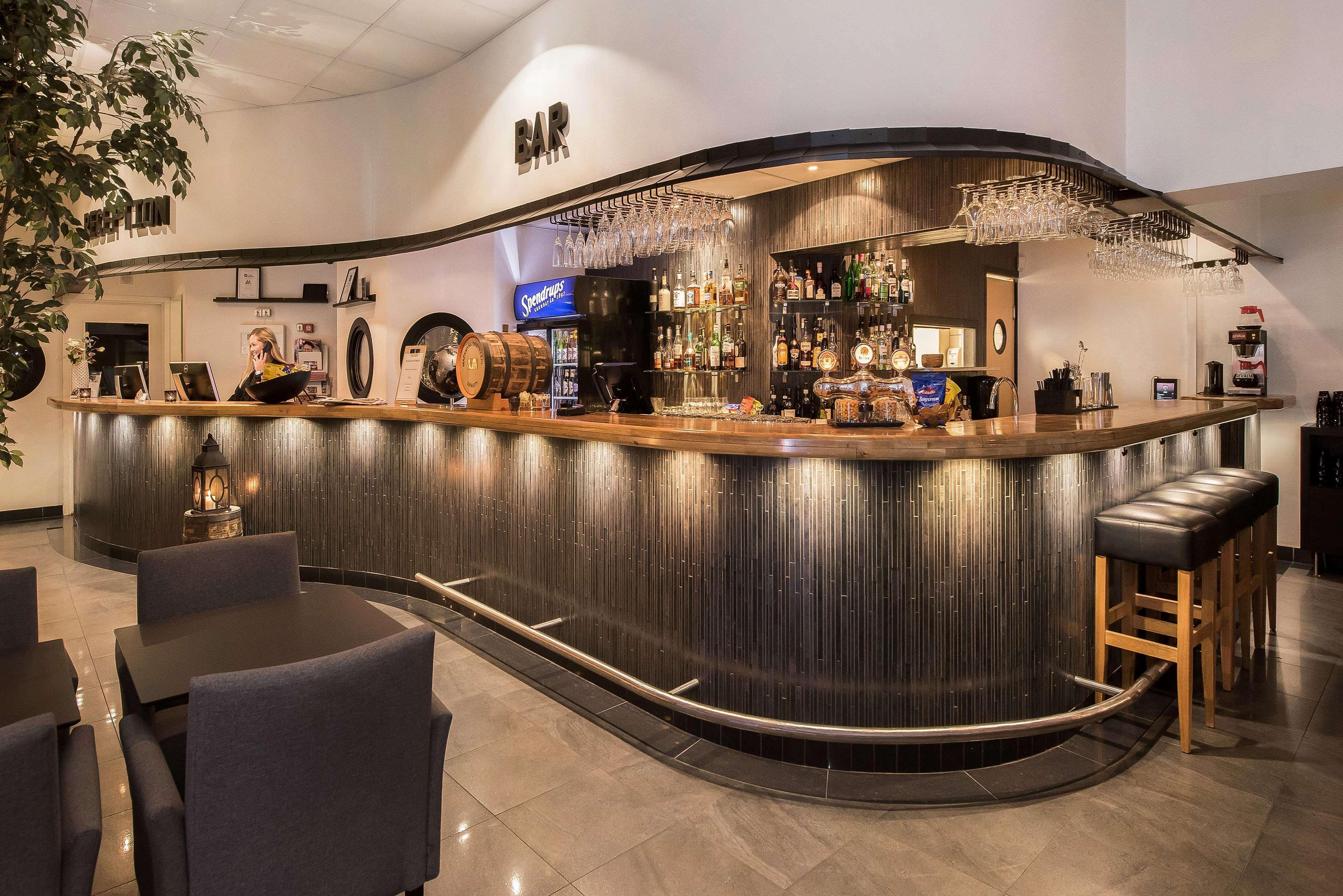 Best Western Hotel City Йевле Екстериор снимка